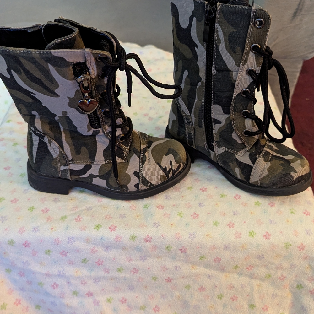 Link Camouflage Lace-Up Boots Toddler Size 7